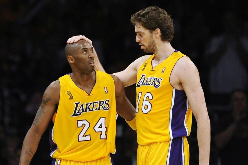 NA AUKCIJI PRODAT KOBIJEV NAJSREĆNIJI DRES: A od sume vam neće biti dobro!