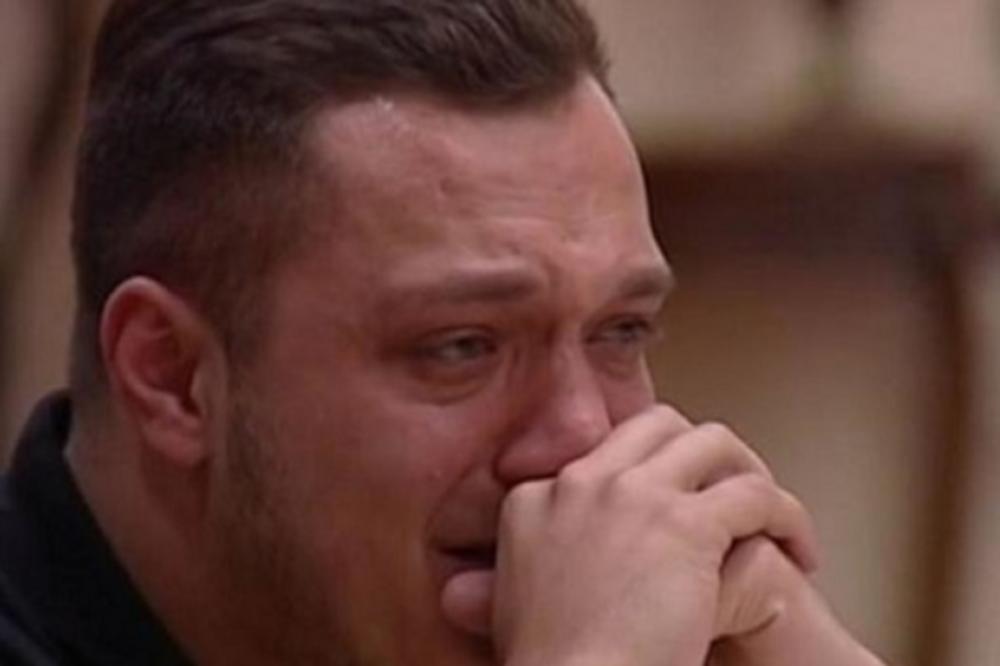 NJENU SMRT NE MOŽE DA PREBOLI! Gastoz se ne miri sa gubitkom, EVO kakvu je poruku posvetio! Srce da pukne! (FOTO)