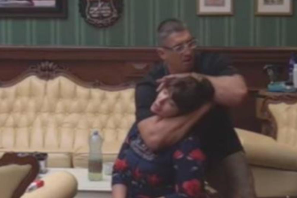 KRISTIJAN ŠČEPAO MILJANU ZA VRAT: Ako pružiš OTPOR, umrećeš! Kulićka vrištala, prepala se (VIDEO)