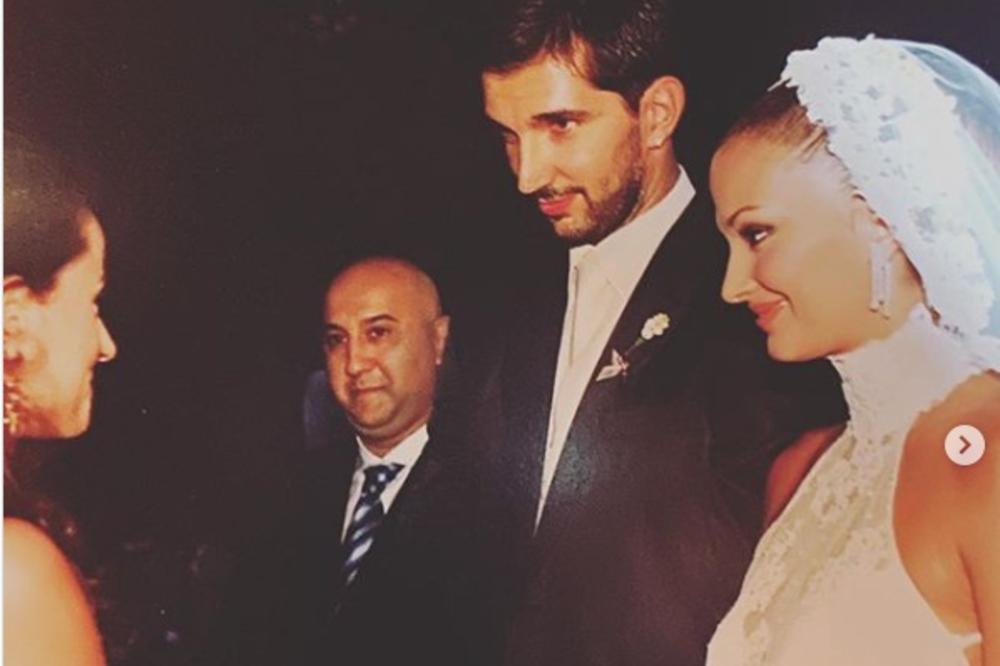 POSLE 14 GODINA ISPLIVALE SLIKE SA VENČANJA PEĐE STOJAKOVIĆA: Svadba u Solunu koštala je više od 100.000 evra(FOTO)