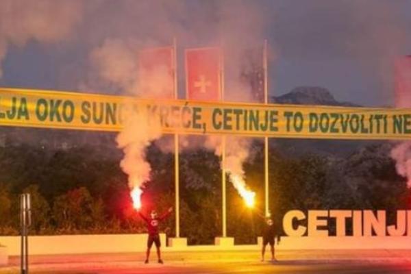 KAKO IH NIJE SRAMOTA? Na CETINJU osvanuo JEZIV transparent protiv KAPELE na LOVĆENU! (FOTO)