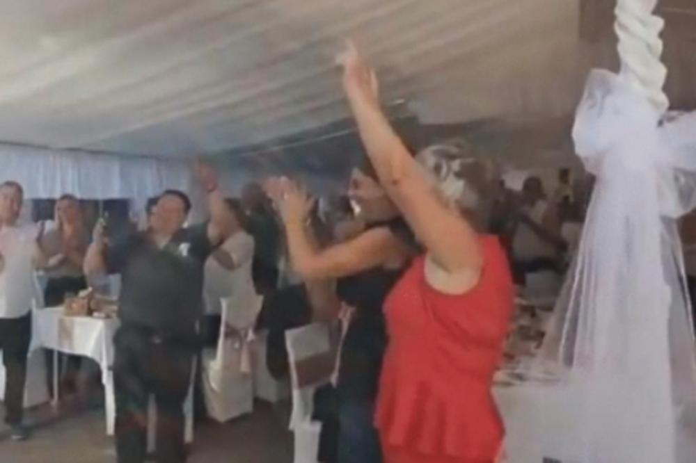 SVI SE KRSTE SNIMKU SA SRPSKE SVADBE, NAŠA FOLKERKA KAMIONOM ULETELA I NAPRAVILA HAOS! A gosti su pravi HIT