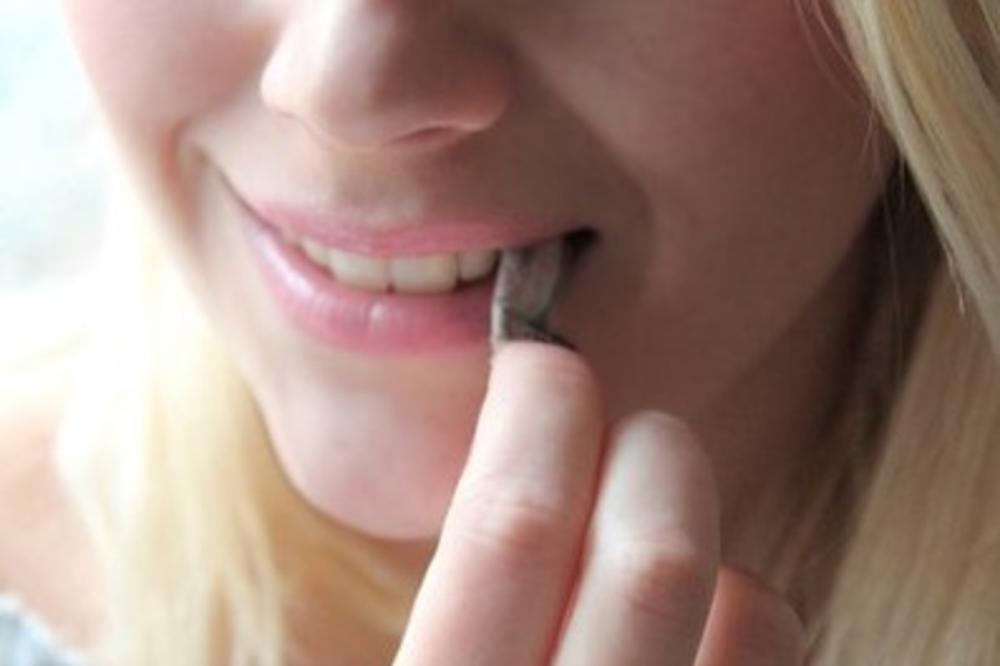 ŠTA JE TO SNUS? Nova OPASNOST koja preti srpskim TINEJDŽERIMA, gora od CIGARETA I DROGE, rapidno izaziva RAK!