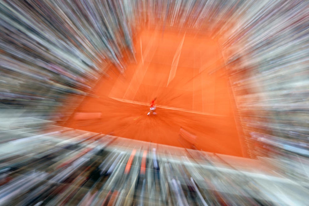 A NA ROLAN GAROSU - ŠOK! PRVI NOSILAC ELIMINISAN: Tinejdž senzacija iz Poljske napravila senzaciju!