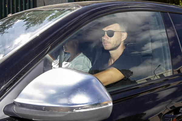 NAJVEĆI MALER OD SVIH - EDIN DŽEKO: Svaki put je pozitivan na koronavirus!