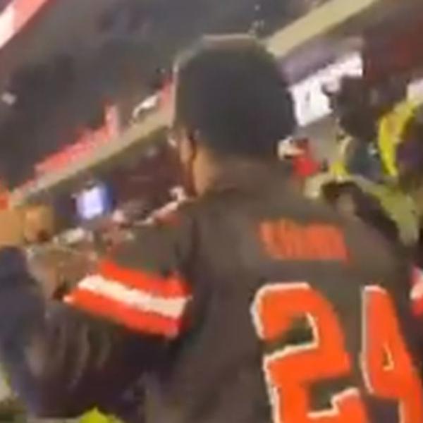 NA TRIBINAMA SAMO 10% NAVIJAČA I SOCIJALNA DISTANCA: A oni su ipak uspeli međusobno da se pobiju!