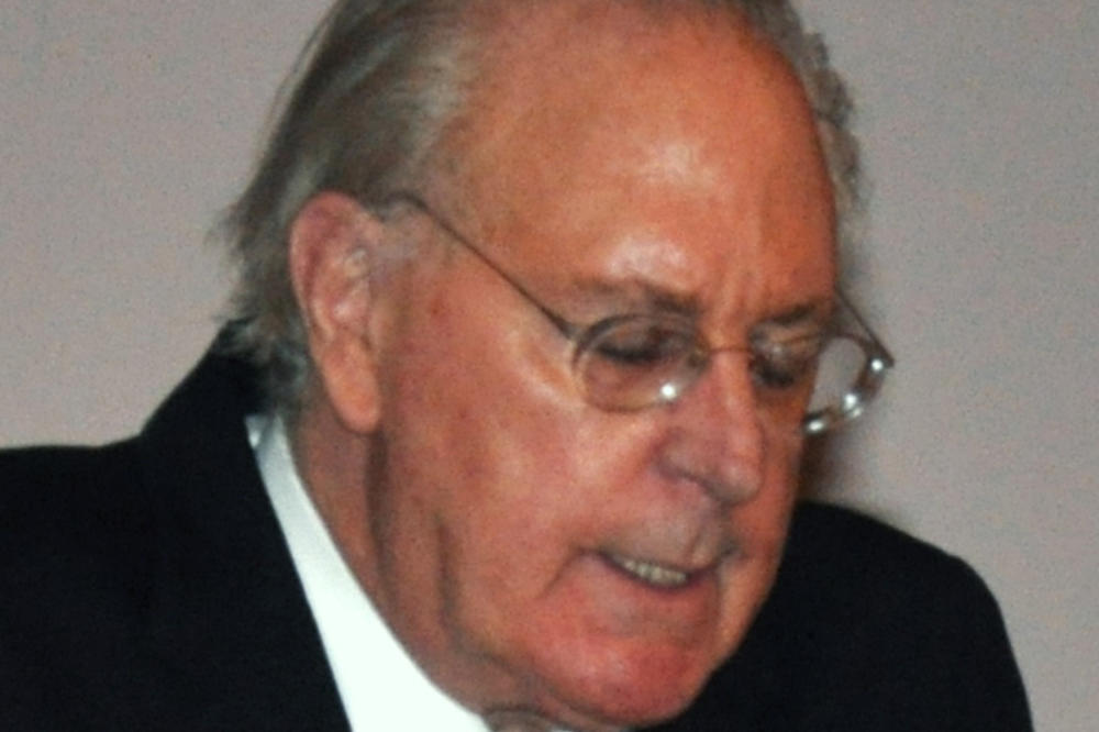 UMRO VINSTON GRUM autor romana ''Forest gamp''