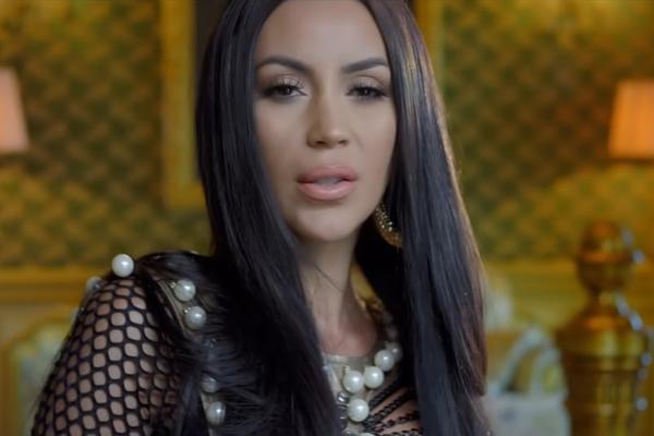 UHAPŠENA ČUVENA ALBANSKA PEVAČICA SA KOSOVA: Krijumčarila PAKLENI TOVAR!