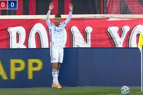 ĐE S' BA, POŠ'O? Bosanac postigao gol sezone i to direktno iz kornera!