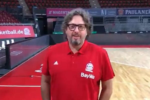 A, SAD MU NE SMETA CRVENA BOJA? Trinkijeri stao pred kamere i sve rekao u tri reči! (VIDEO)