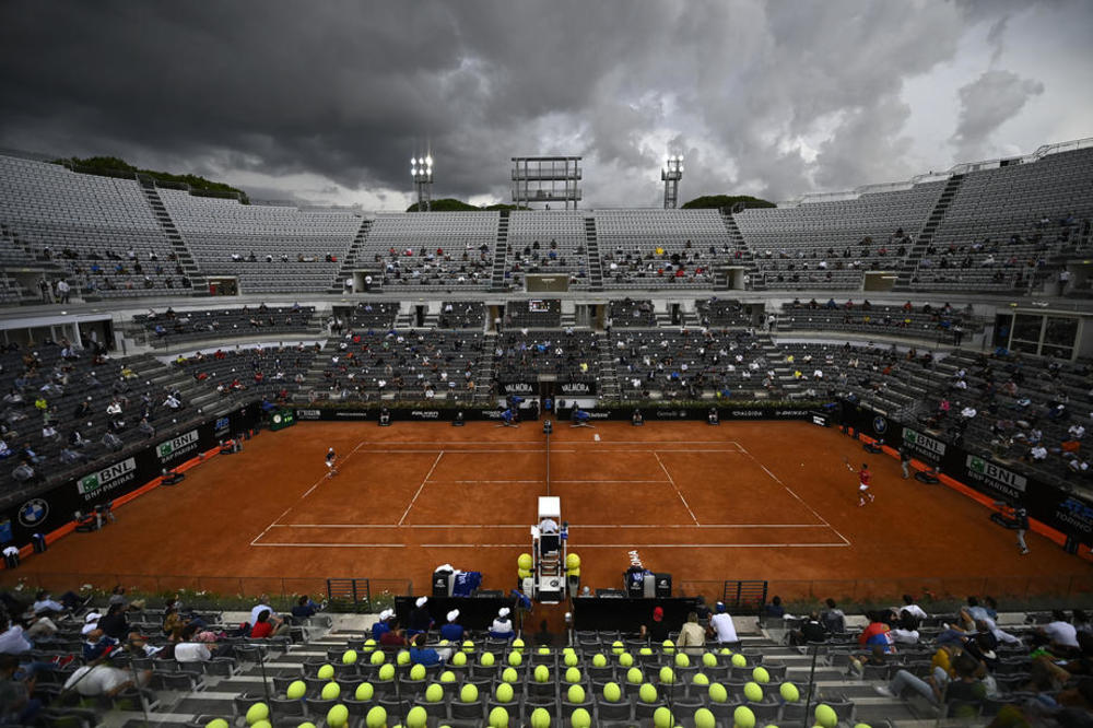 KOMIČNE SCENA NA TRIBINAMA TOKOM ĐOKOVIĆEVOG FINALA: Ministar postao hit na društvenim mrežama! Šta rade ovi ljudi!