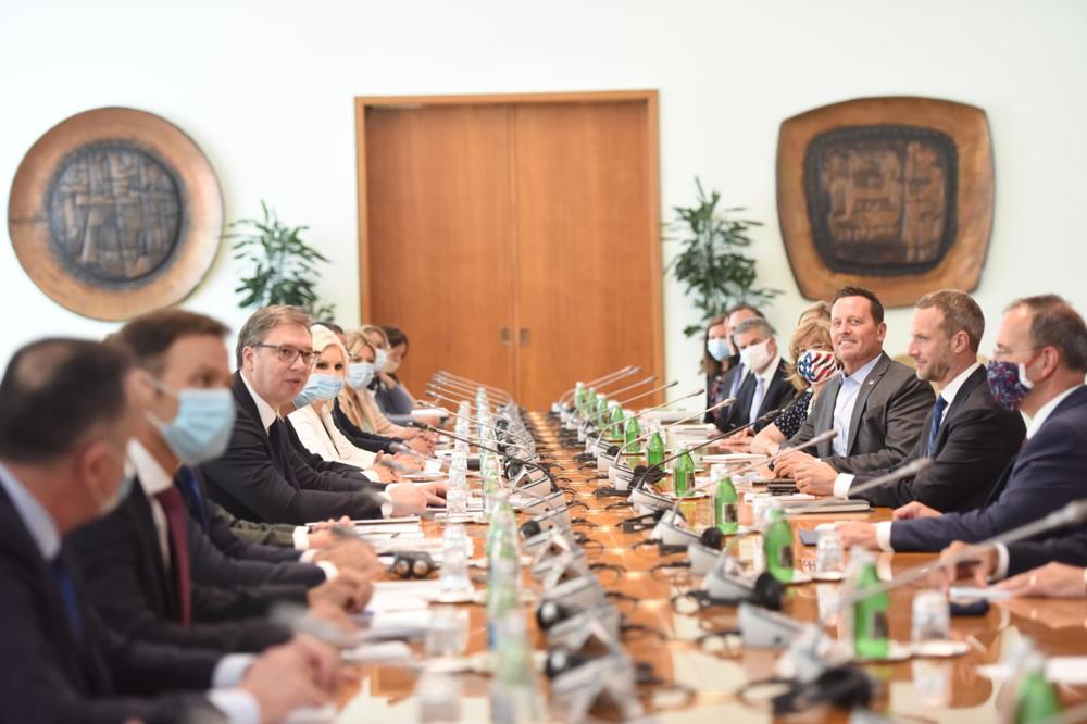 SASTANAK U PALATI SRBIJA JE U TOKU: Vučić i Brnabićeva sa Grenelom i Bolerom! (FOTO)