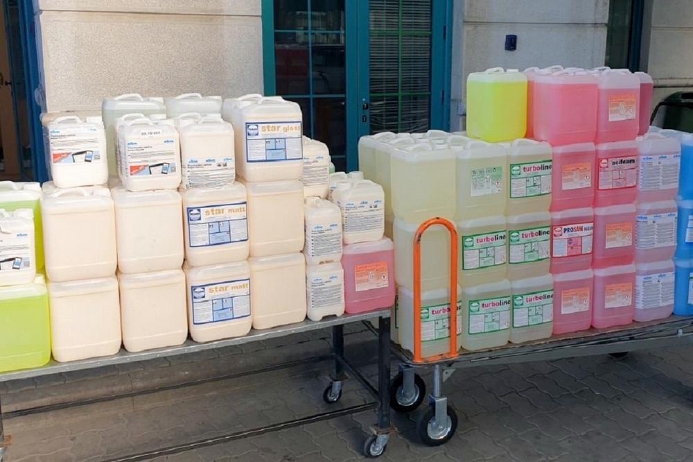 AUTO SA PRIKOLICOM PUNOM BURIĆA STAO JE NA GRANIČNI PRELAZ HORGOŠ: Carnicima je ovo bilo sumnjivo, kad onda...