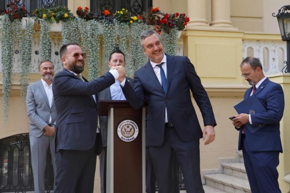 ŠTA PIŠE U DOKUMENTU KOJI JE DANAS POTPISAN U BEOGRADU? Pogledajte sve detalje sporazuma! (FOTO)