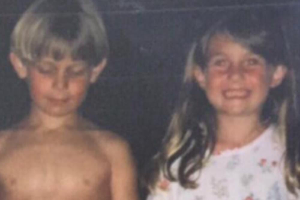 PRONAŠLA JE STARU FOTOGRAFIJU IZ DETINJSTVA I SHVATILA KO JE USTVARI NJEN SUPRUG: Nemoguće, ovo se ne dešava nikome