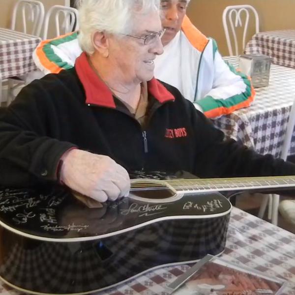 VELIKA TUGA I BOL: Poznati muzičar PREMINUO od posledica komplikacije sa koronom