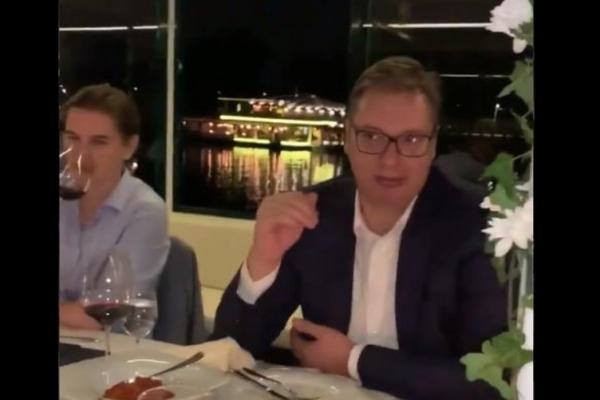 GRENEL ODUŠEVLJEN, VUČIĆ I ANA BRNABIĆ GA IZVELI U PROVOD: Ove dve PESME su se sinoć orile Beogradom! (FOTO)