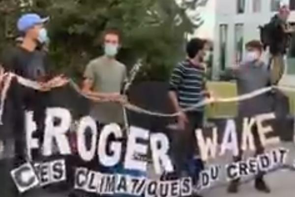 RAKETAMA NA FEDERERA: Hiljade pobesnelih Švajcaraca protestuju protiv Rodžera i žele njegovu glavu! (VIDEO)