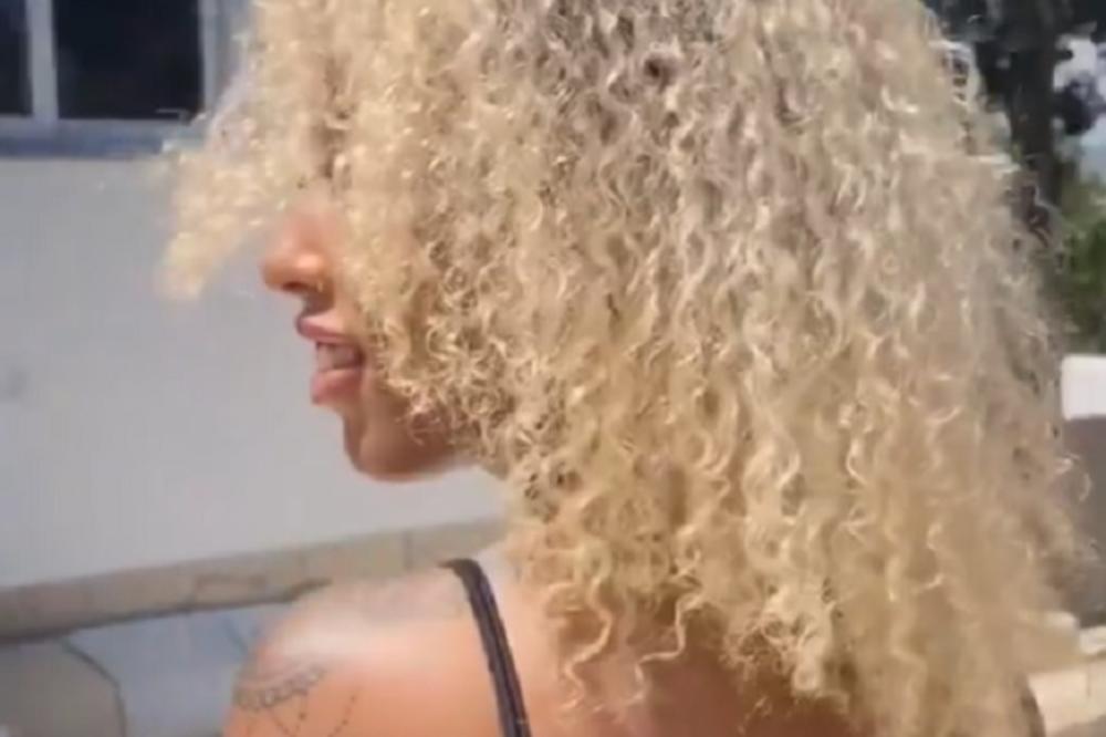 PLJUNUTA JE RONALDINJO, ALI PRAVA JE S*KS BOMBA: Sada se skinula i pokazala sve, muškarci traže lekarsku pomoć!