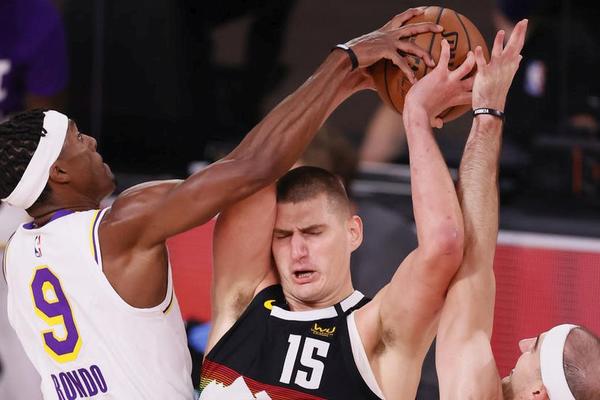 OVAKO SU SUDIJE UBILE JOKIĆA I DENVER: Sramno je šta se sudi Jokiću kao faul, a Lebronu se ne sudi! (VIDEO)