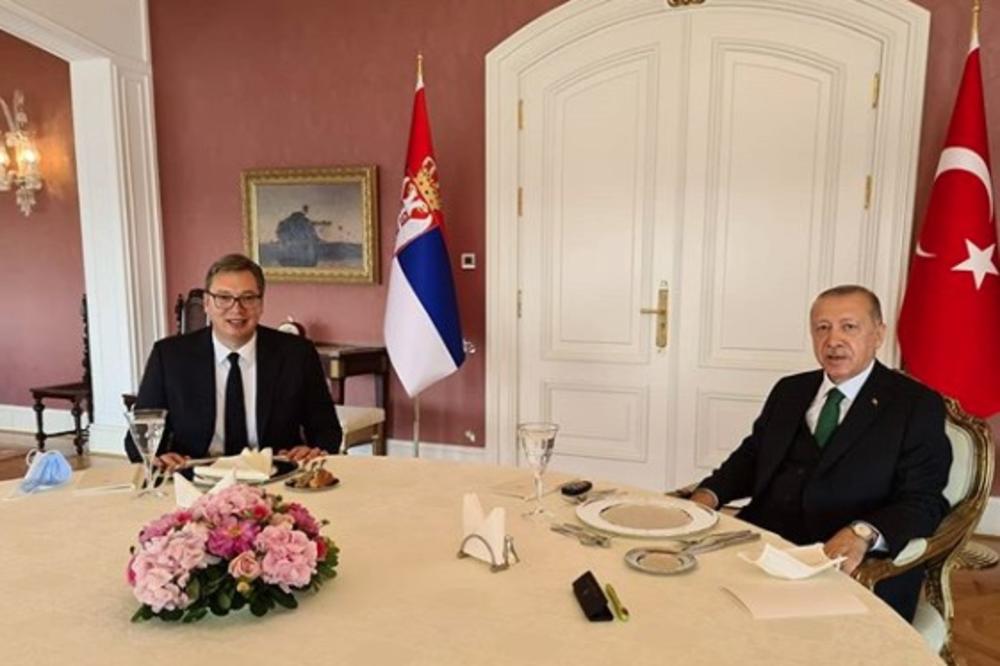 VUČIĆ SE SASTAO SA ERDOGANOM: Razgovaraće o gorućim pitanjima i ekonomskim temama! (FOTO)