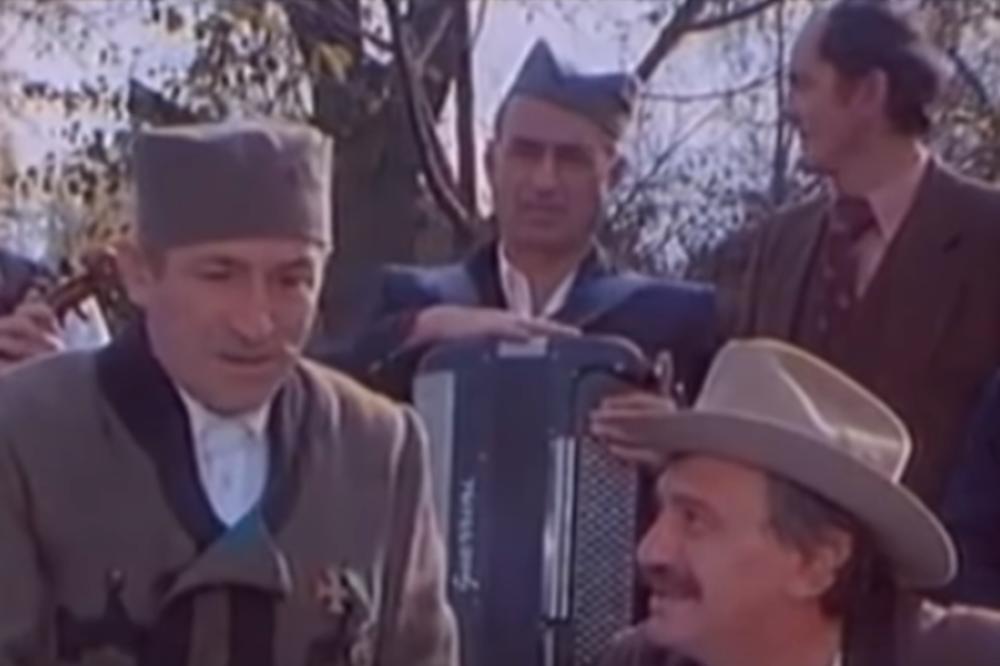 SPRSKOG LEGENDARNOG GLUMCA UMALO UBILI TOKOM STRELJANJA ĐAKA U KRAGUJEVCU! Jeziva priča od koje staje srca!