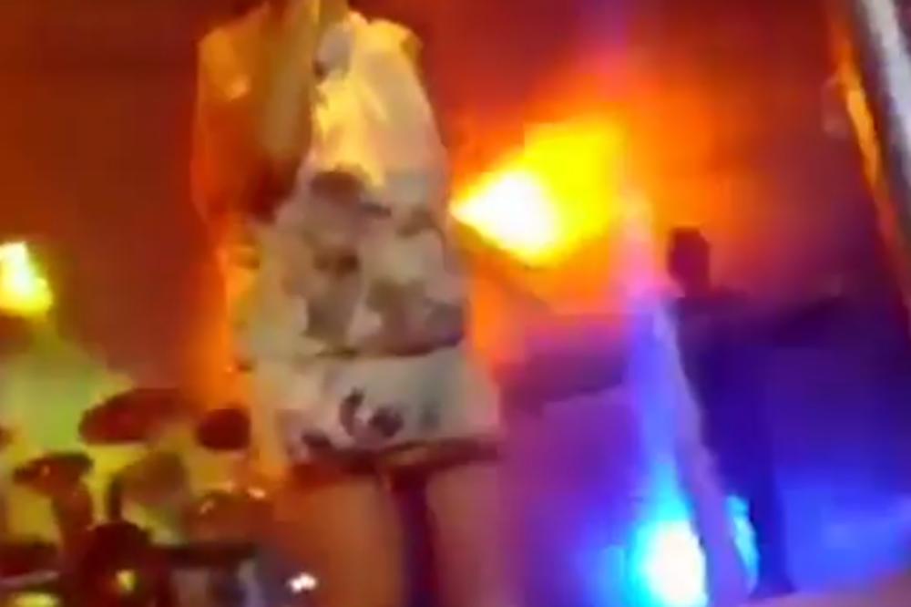 DRAGANU MIRKOVIĆ NAPALA ŽIVOTINJA NA NASTUPU! Sve snimljeno, publika PRESTRAVLJENA! (VIDEO)