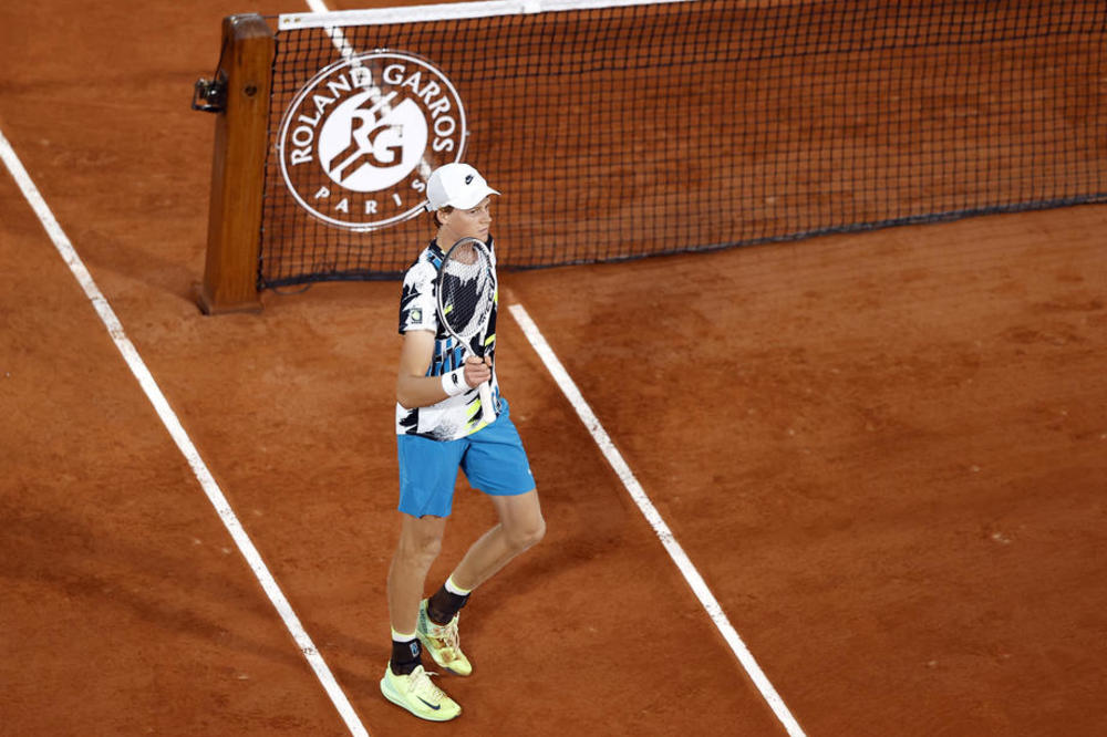 PRVO IZNENAĐENJE NA ROLAN GAROSU: Klinac u prvom meču na Gren slemovima izbacio 12. igrača sveta!