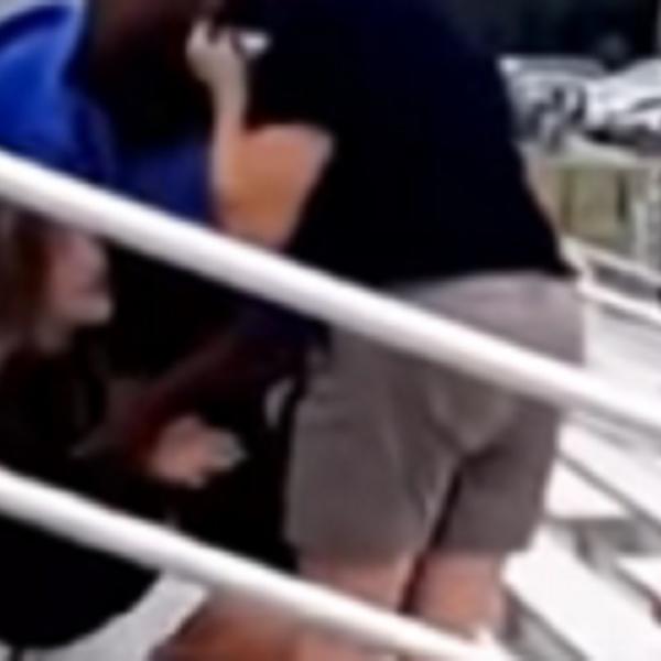 ŽENU HAPSILI PRED ROĐENIM SINOM JER NIJE IMALA MASKU! Da li je ovo prekomerna upotreba policijske sile? (VIDEO)