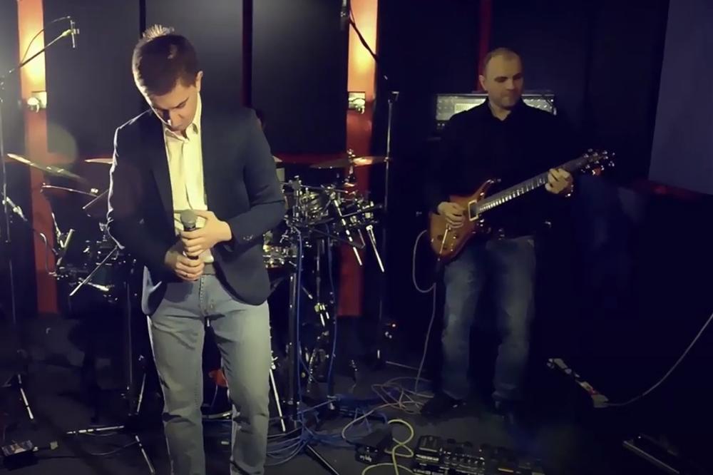 OSVOJIO PUBLIKU, BIO SA MILICOM TODOROVIĆ, PA NESTAO! Radni pevač kako ga mnogi zovu, neprepoznatljiv!