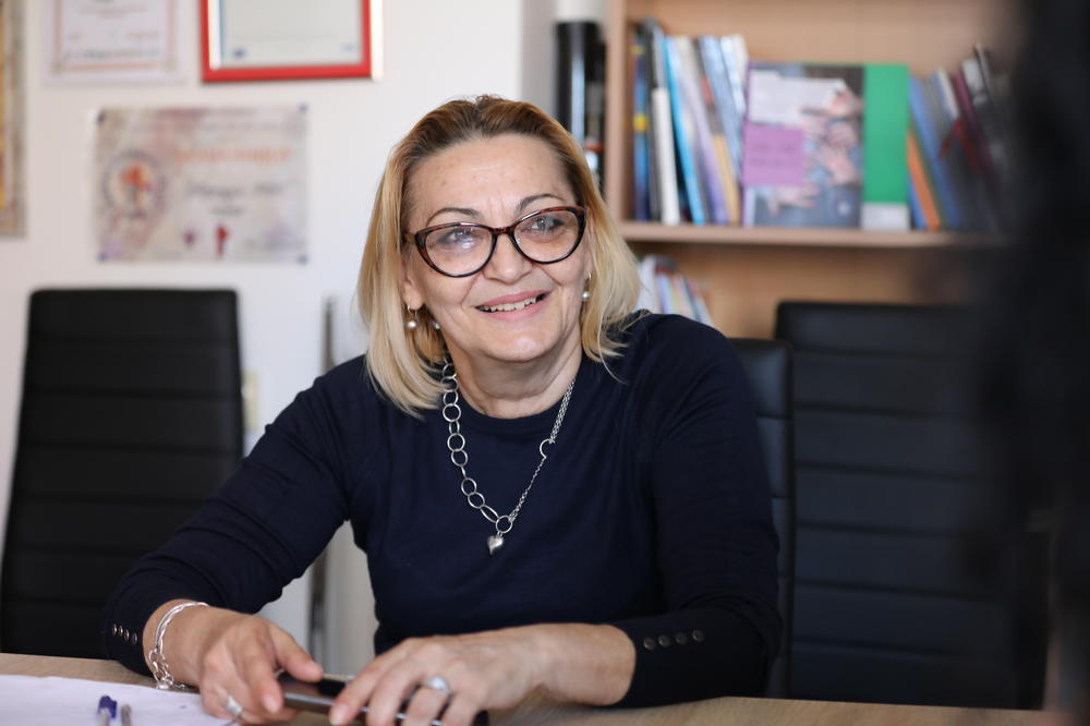 ANA JE ROMSKA HEROINA IZ NIŠA! Bori se za žene koje TRPE NASILJE, i sama je rekla STOP DISKRIMINACIJI