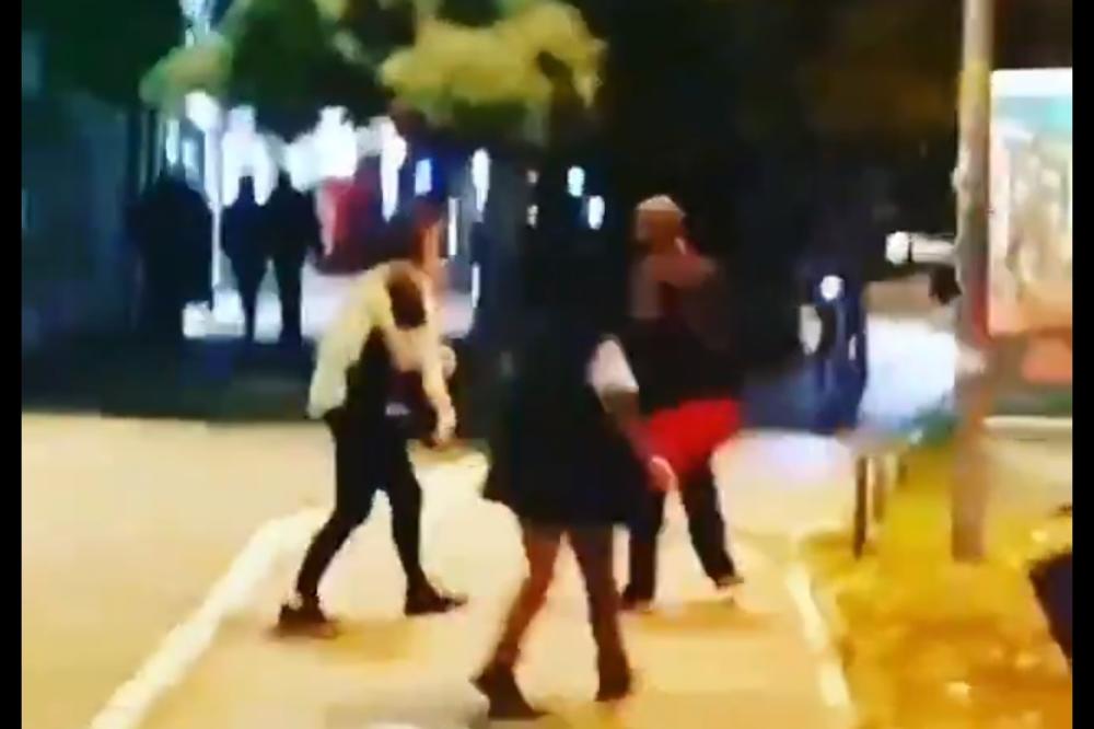 ŽESTOKA MAKLJAŽA NA ULICI NOVOG SADA: Dve žene protiv jednom muškarca, kraj je najžešći (VIDEO)
