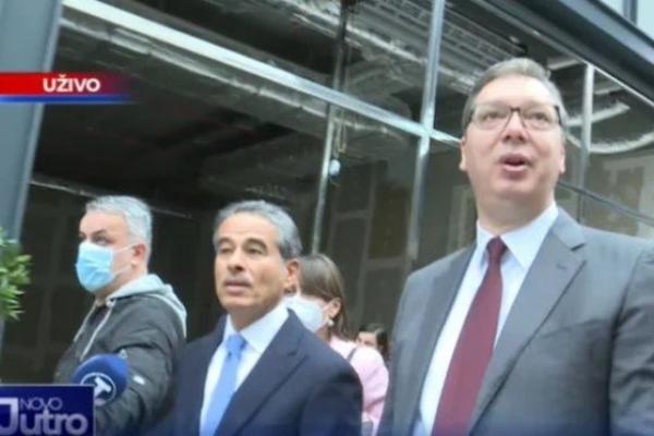 ICH BIN SCHULD WIE IMMER: Predsednik Vučić iznenada prekinuo govor, obratio se Suzani na nemačkom, a onda ŠOK