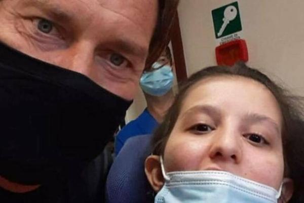 NJEGOV GLAS JU JE BUKVALNO DIGAO IZ MRTVIH: Legenda fudbala upoznala devojku koju su njegove reči probudile iz kome