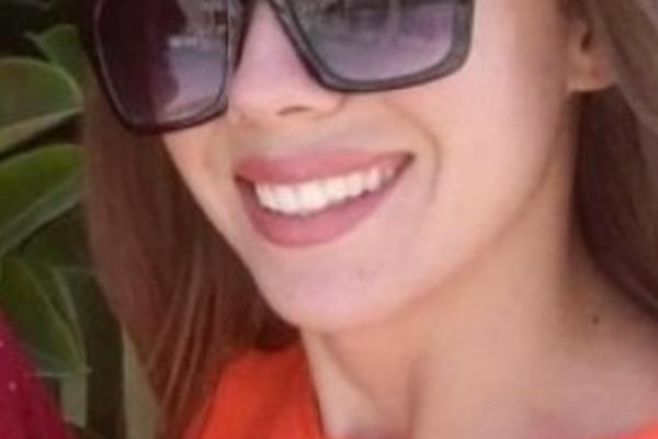 LEPOTICA JE UDATA ZA 53 GODINE STARIJEG, A SADA GA VARA SA MALO MLAĐIM: Iz dobre porodice je i ne mari što je udata