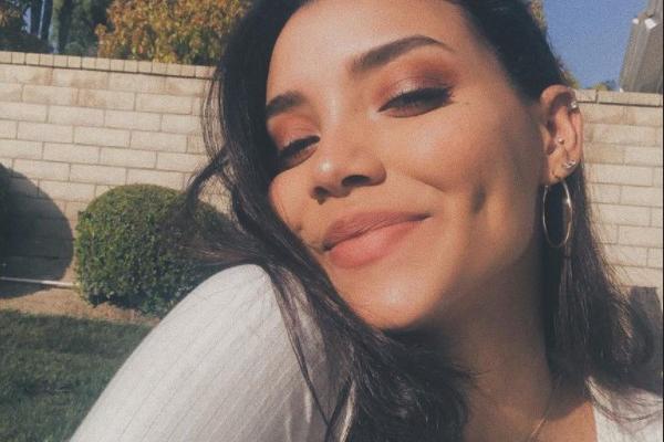 SESTRA GLUMICE KOJA SE UTOPILA SE USELILA KOD BIVŠEG MUŽA SVOJE SESTRE! Ovakav skandal SVET ne pamti!