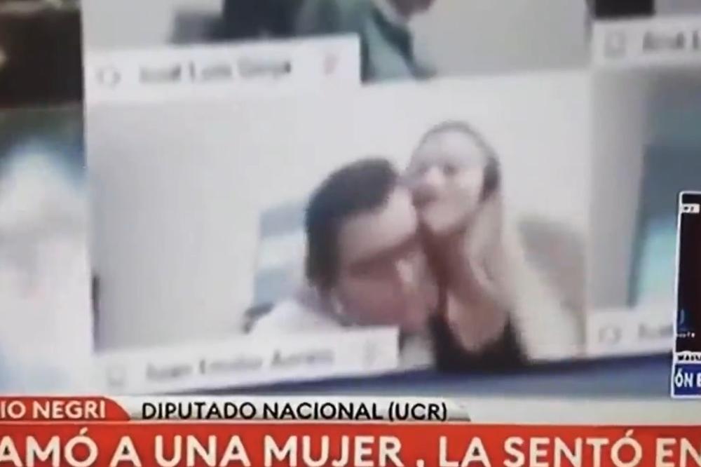 POSLANIK UHVAĆEN KAKO BRLJA PO GRUDIMA SAVETNICE! Vadio se da PROVERAVA U KAKVOM SU JOJ STANJU SILIKONI (VIDEO)