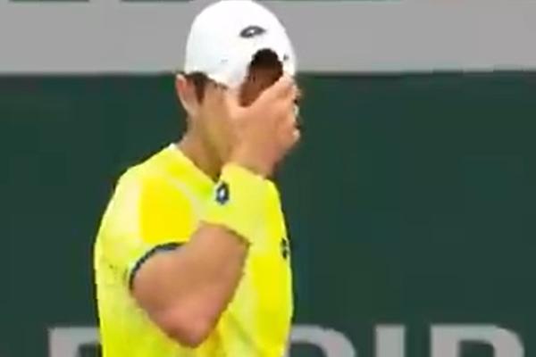 ROLAN GAROS PREKINUT ZBOG EKSPLOZIJE? Tenis je stao, avioni kruže iznad Pariza! (VIDEO)