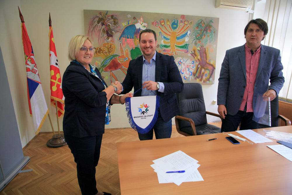 ZA ZDRAVIJU DECU STAROG GRADA: Potpisani sporazumi o saradnji u oblasti sporta