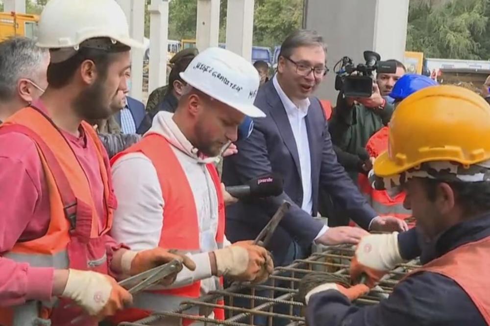 VUČIĆ SAOPŠTIO DOBRU VEST: Sutra otvaramo novu kovid bolnicu u Kruševcu, izgrađena je u rekordnom roku! (FOTO)