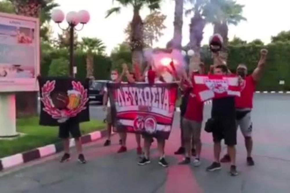 GEJT 7 NAPRAVIO LUDNICU U NIKOZIJI: Piro spektakl ispred stadiona ispratio igrače Zvezde u odlučujući meč! (VIDEO)