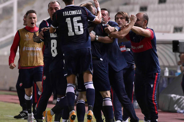 ZVEZDA ZARADILA OGROMNU LOVU POSLE ARARATA: Milioni evra se slili na Marakanu!