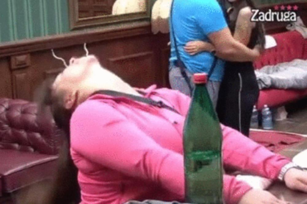 OVO JE ZASTRAŠUJUĆE, NEKA JE NEKO ODVEDE U LUDNICU! Miljana Kulić odjednom počela da TRESE GLAVOM,kao u HOROR FILMU