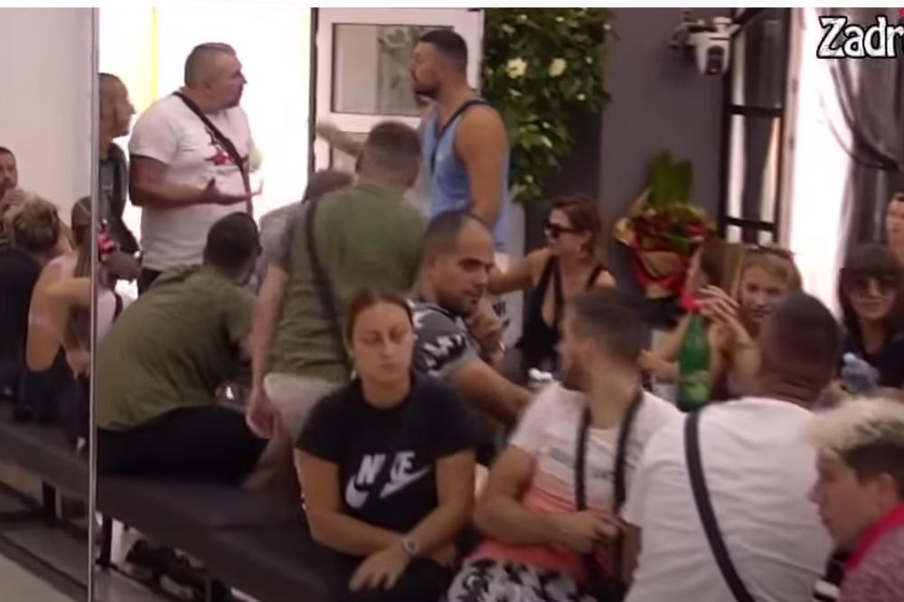 EVO ZBOG ČEGA JE STIGLO PISMO DISKVALIFIKACIJE MIKIJU IZ ZADRUGE! Šok snimak tuče njega i Tomovića! (VIDEO)