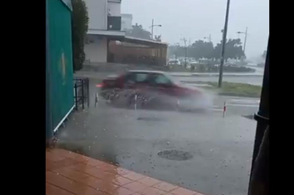 U NEVREMENU U NEMAČKOJ STRADALA JEDNA OSOBA, A DETE TEŠKO POVREĐENO: Voda nosila i automobile