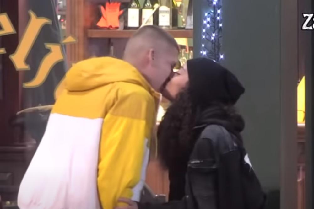 PAO PRVI POLJUBAC! Posle maženja i grljenja PAULA I ČORBA otišli KORAK DALJE i šokirali sve (VIDEO)