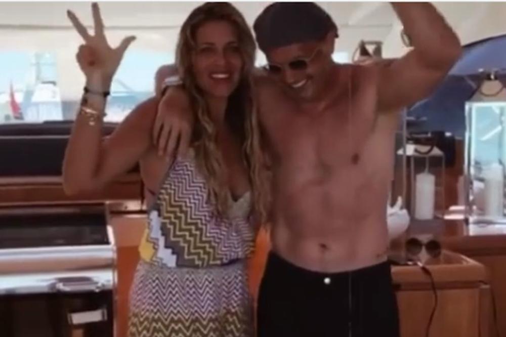 MIHA PRIGRLIO ŽENU I ODVRNUO SRPSKI HIT: Ali tu pesmu nije slučajno odabrao, navijači Zvezde će shvatiti!