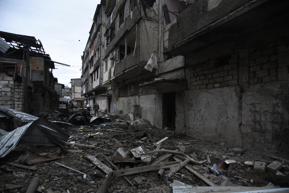 STRAŠNA, JEZIVA, BOLNA ISPOVEST! NAHRANILA VOJNIKE SA PUŠKAMA PA DOŽIVELA TRAUMU! GOLIM RUKAMA ZAUSTAVLJAMO TENKOVE