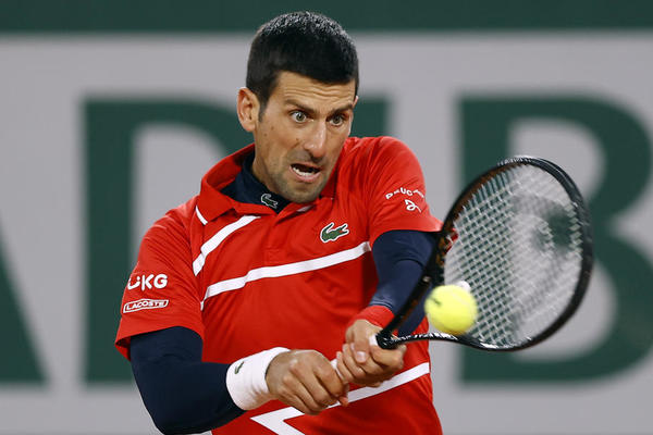 ĐOKOVIĆ U ČETVRTFINALU: Hačanov je uništen sa 3:0 u setovima, Novak napada titulu u Parizu!