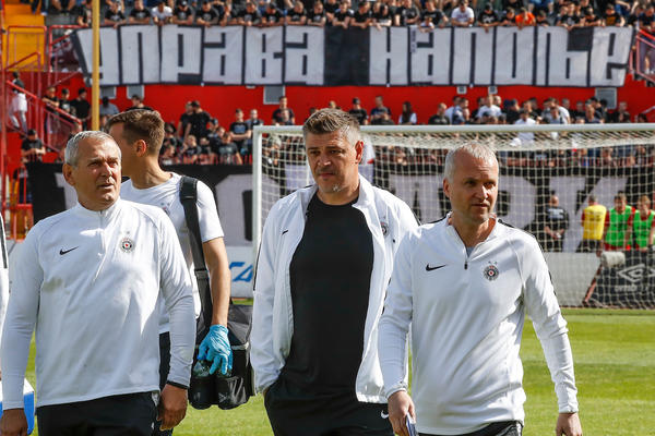 BIVŠI TRENER PARTIZANA U BOLNICI: Bio na kućnom lečenju od korone, ali je onda morao da bude hospitalizovan!